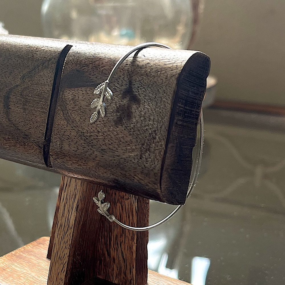 🩶🍃 SILVER LEAF BANGLE CUFF BRACELET 🍃🩶